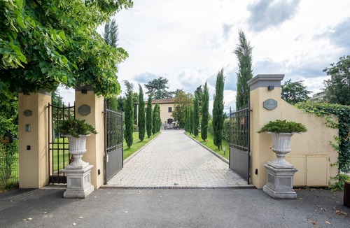 Cavriglia Apartment | Villa Maria Holiday Home in Cetinale Among the Hills