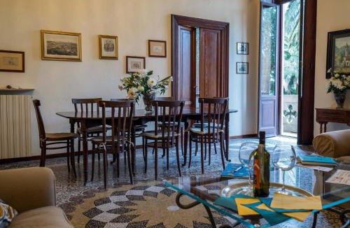 Cinque Terre Apartment | Villa Montale Historical Apartment I Limoni