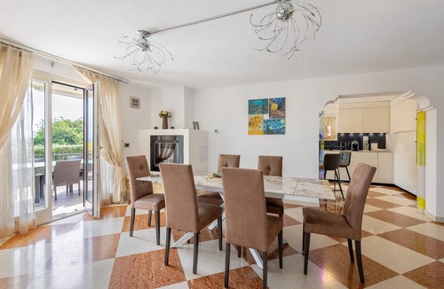 San Benedetto di Lugana Villa | Villa on Lake Garda: Outdoor Spa and Private Garden
