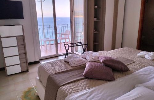 Vietri sul Mare Bed & Breakfast | Villa Paradise (Amalfi Coast - Luxury Home - Beach)