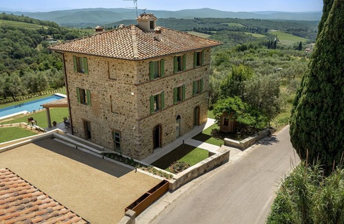 Castelnuovo Berardenga Villa | Villa Parigi, elegant designer Villa in Chianti, Pool & Concierge, WiFi, A/C