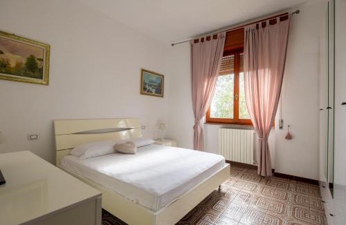 Ricco del Golfo di Spezia Apartment | Villa Pina con Giardino e piscina Appartamento in Villa in Val di Vara Cinque Terre Gateway Immerse in nature Balcony Vista vallata Hiking trails