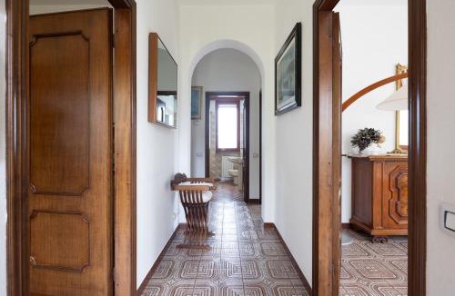Ricco del Golfo di Spezia Apartment | Villa Pina con Giardino e piscina Appartamento in Villa in Val di Vara Cinque Terre Gateway Immerse in nature Balcony Vista vallata Hiking trails