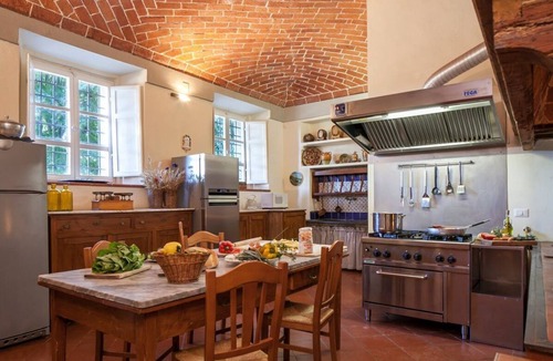 Lucignano Villa | Villa Ristori - Nine Bedroom Villa, Sleeps 18