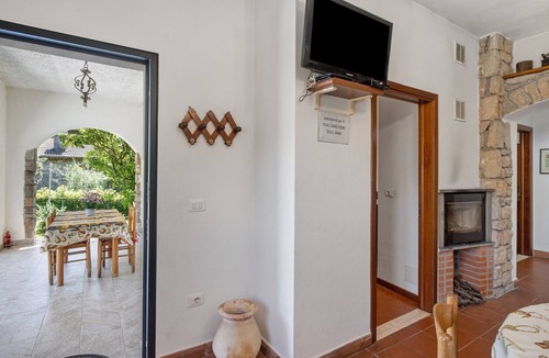 Cisano sul Neva Villa | Villa 'Rosmarino' with Mountain View, Wi-Fi and Air Conditioning