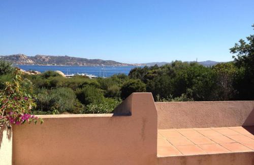 Punta Sardegna Villa | Villa Viola con piscina e giardino