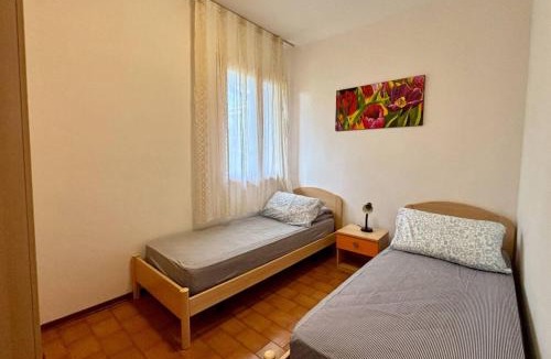 Bibione Apartment | Villa with garden and bbq at 250 m from the sea