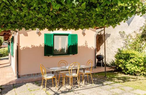 Quartiere XI Portuense Villa | Villa with Large Garden and Free Parking