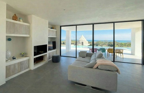 Carovigno House | Villa with trullo and sea view near Ostuni