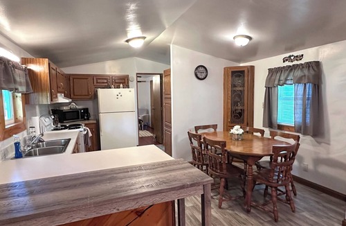 Robertsdale House | Whispering Acorn - Raystown Lake - Aunt Susie's
