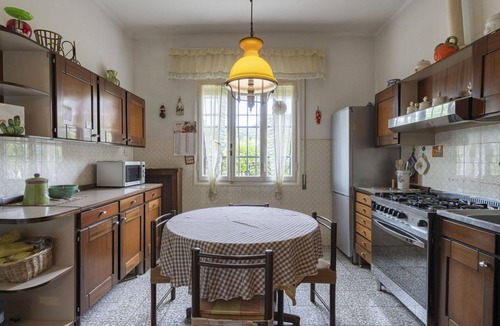 Pantai House | Wonderful private villa for 5 people with WIFI, TV, pets allowed and parking