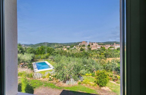 Montisi Villa | Wonderful private villa for 6 people with private pool, A/C, WIFI, TV and patio
