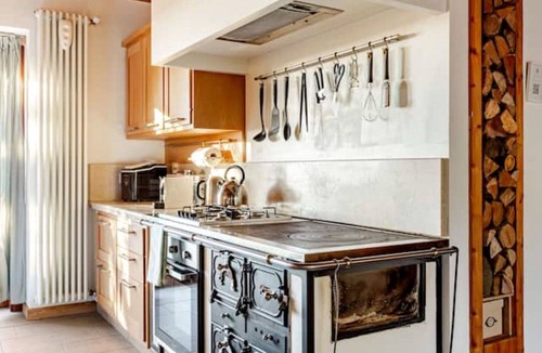 Mernico House | Wonderful private villa with hot tub, A/C, WIFI, TV, terrace, pets allowed and panoramic view