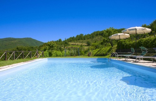 Pieve di Chio Villa | Wonderful private villa for 16 people with private pool, WIFI, TV and pets allowed