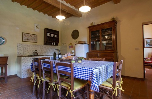 Palaia Villa | Wonderful private villa for 9 guests with WIFI, private pool, TV, patio and pets allowed