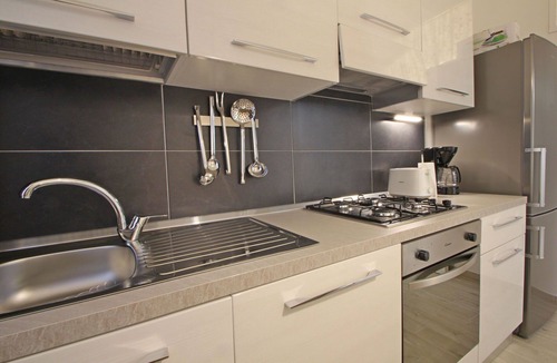 Camaiore Villa | Wonderful villa for 4 guests with A/C, WIFI and TV, close to Viareggio