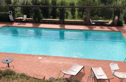 Chiusi Apartment | Wunderschöne Wohnung in Chiusi mit Panoramaterrasse by Interhome