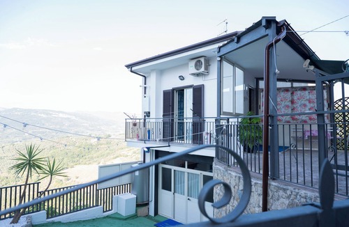 Roccadaspide Apartment | Your Refuge Between Sea and Hill: Comfort and Convenience in the Heart of Cilento.