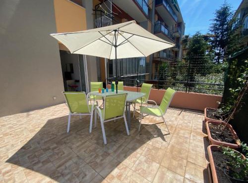10 minuti a piedi dal mare, grande terrazza con ombrellone