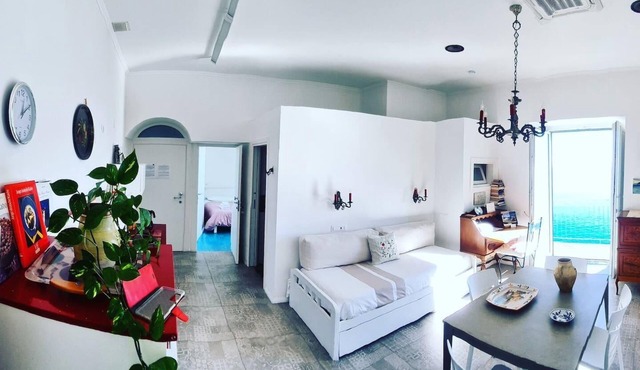 2 Bed Flat - Sleeps 4 - Parking - Wifi