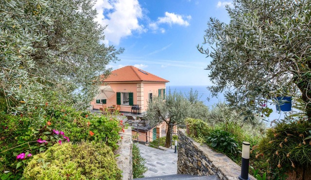 2 bedroom awesome home in Pieve Ligure