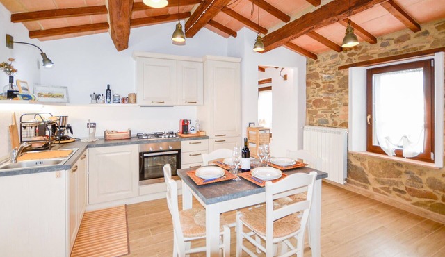 2 bedroom nice home in Montenero d'Orcia