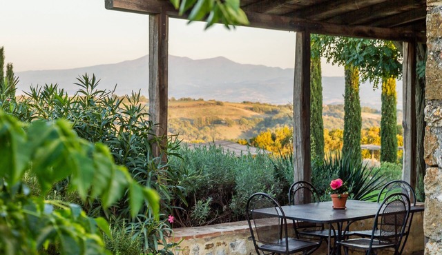 Agriturismo "La Cisterna" with Pool, Wi-Fi & Garden