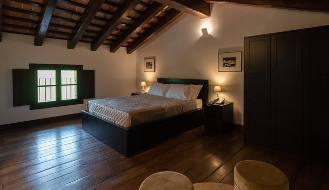 Al pompiere wine and rooms