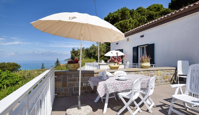 Amazing home in Castellabate with WiFi