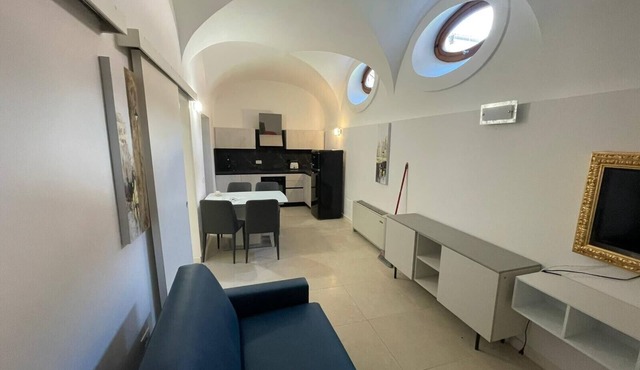 Apartment '2' with Shared Pool, Private Garden and Air Conditioning