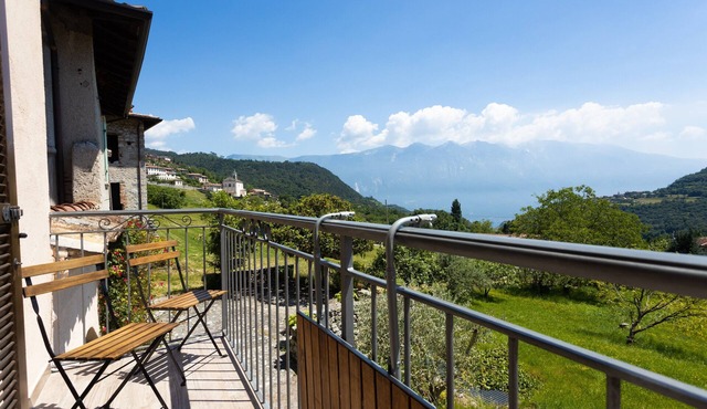 Apartment 'Artù' with Shared Garden, Balcony and Wi-Fi