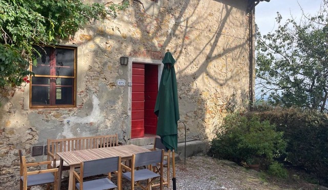 Apartment 'Casa Sulle Colline for 6 Guests' with Shared Garden, Wi-Fi & Air Conditioning