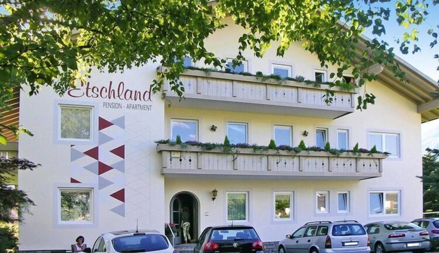 Apartment in Dorf Tirol near Tirol Castle