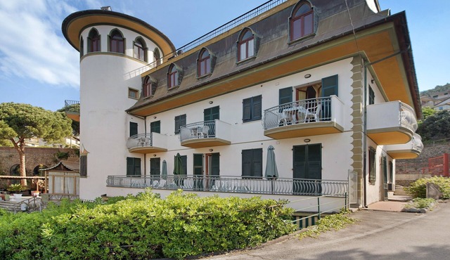 Apartment "Monolocale Moneglia 25" with Shared Pool & Wi-Fi