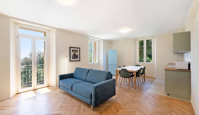 Apartment 'The Spinning' in Historic Villa
