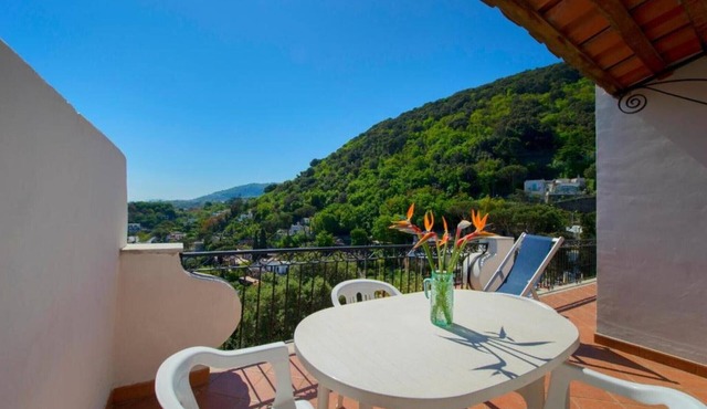 Apartment 'Trilo' with Sea View, Private Terrace and Wi-Fi