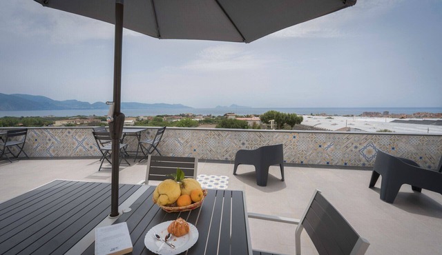 Apartment with 2 bedrooms common theater Capri view on the second floor lift