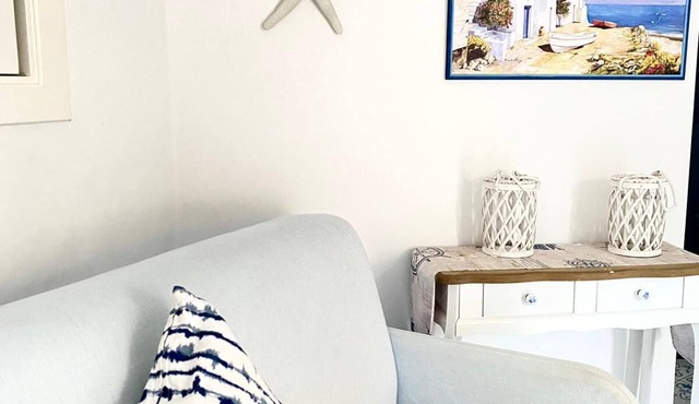Arime Apartment Elegance and Tradition a Stone's Throw from the Sea"