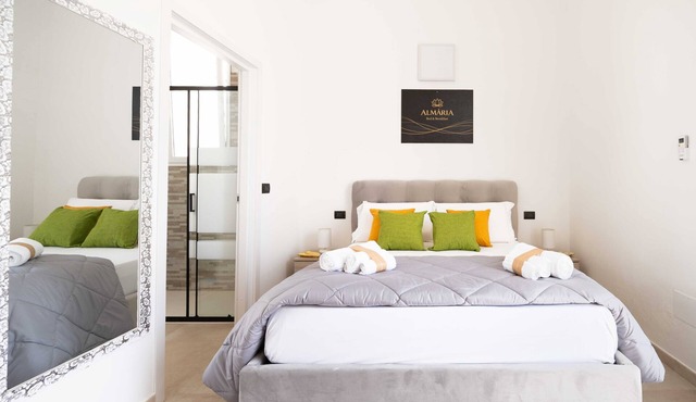Aura Studio in Torre Lapillo – Wi-Fi, Air Conditioning, and Garden