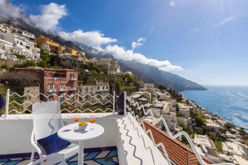 Aurora Luxury Suites Seaview