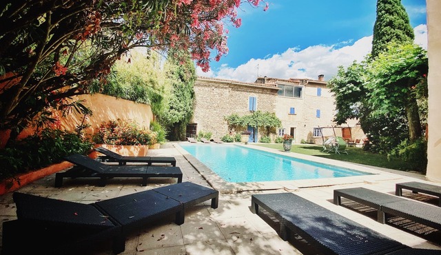 Authentic 18th century farmhouse in Marguerittes