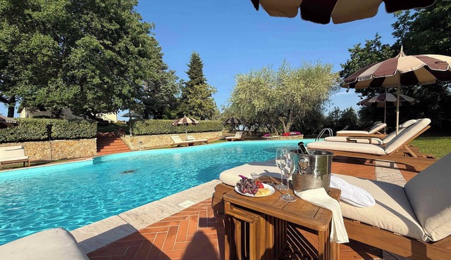 Authentic Apartment Villa in Tuscan Vineyard Estate.