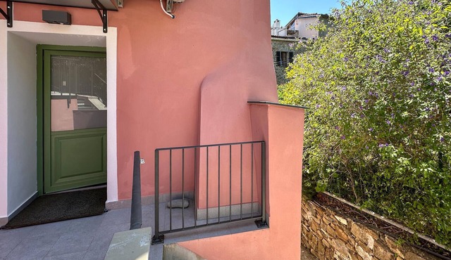 Awesome apartment in Costarainera with WiFi