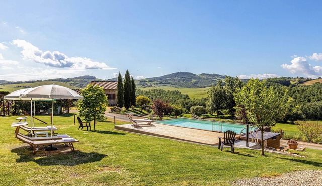 Awesome home in Casole d'Elsa with WiFi in Casole d'Elsa