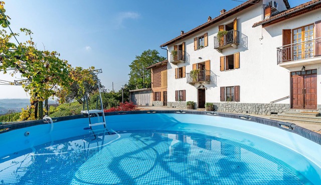 Awesome home in Priocca with WiFi