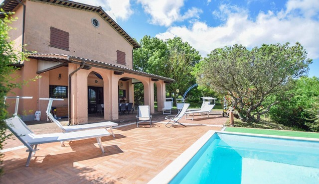 Awesome home in Calvi Dell'umbria