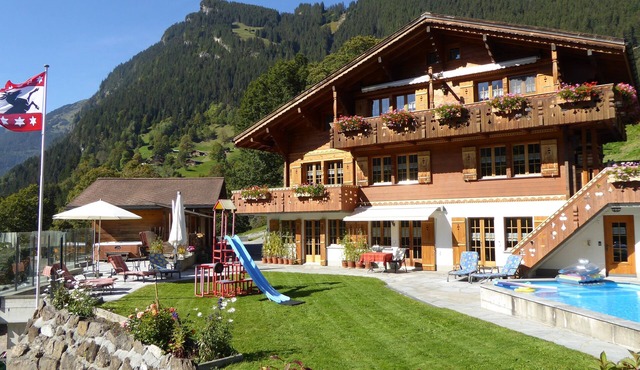 Bachsbort - everything you could wish for, panoramic views, swimming pool, Jacuzzi. in Grindelwald