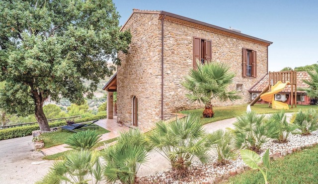 Beach front home in Montecorice SA