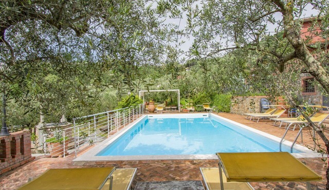 Beautiful apartment for 2 guests with A/C, hot tub, WIFI, pool, TV, patio and pets allowed in Montecatini Terme