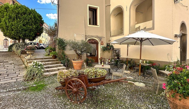 Beautiful apartment in Pieve di Teco with WiFi